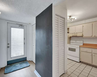 9470 Poinciana Place - Photo Thumbnail 5