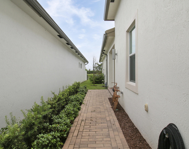 8914 Kingsmoor Way - Photo Thumbnail 5
