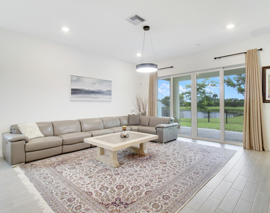 8914 Kingsmoor Way - Photo Thumbnail 14
