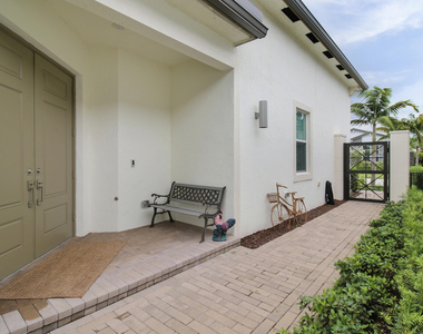 8914 Kingsmoor Way - Photo Thumbnail 6