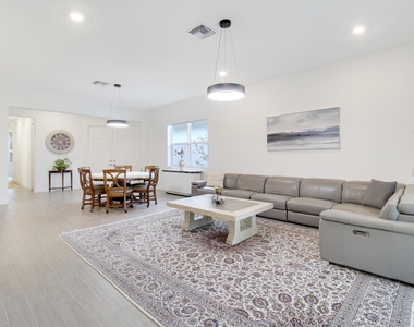 8914 Kingsmoor Way - Photo Thumbnail 16