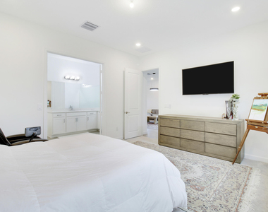 8914 Kingsmoor Way - Photo Thumbnail 18