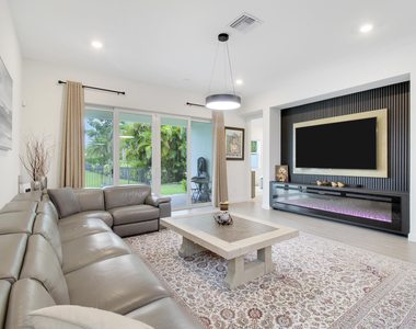 8914 Kingsmoor Way - Photo Thumbnail 15