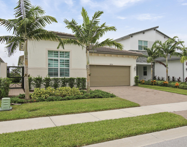 8914 Kingsmoor Way - Photo Thumbnail 4