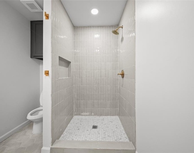 1034 W Boyd Street - Photo Thumbnail 11