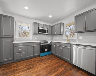 1034 W Boyd Street - Photo Thumbnail 8
