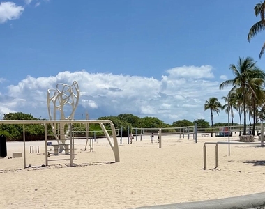 901 Collins Avenue - Photo Thumbnail 21