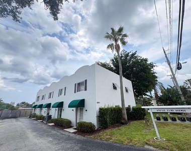 690 Se 23rd Avenue - Photo Thumbnail 5