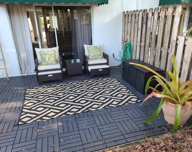 690 Se 23rd Avenue - Photo Thumbnail 3