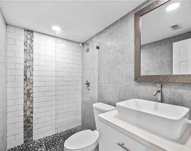 1470 N Dixie Highway - Photo Thumbnail 9