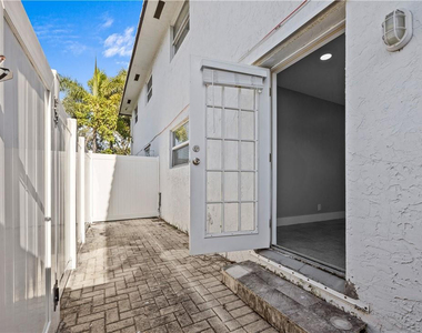 1470 N Dixie Highway - Photo Thumbnail 13