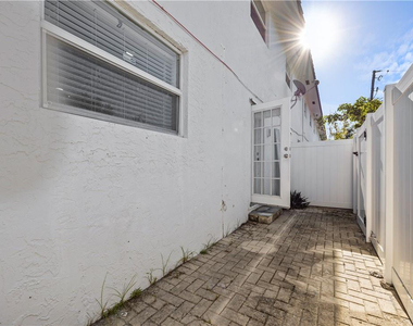 1470 N Dixie Highway - Photo Thumbnail 14