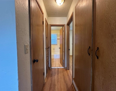 2023 Delaware Lane - Photo Thumbnail 9