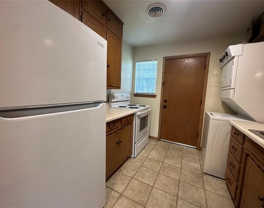 2023 Delaware Lane - Photo Thumbnail 5