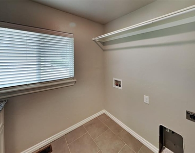 1409 E Covell Road - Photo Thumbnail 15