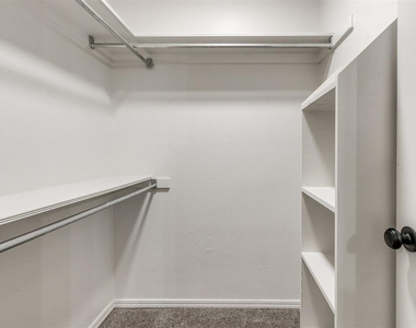 1400 Devonshire Circle - Photo Thumbnail 21
