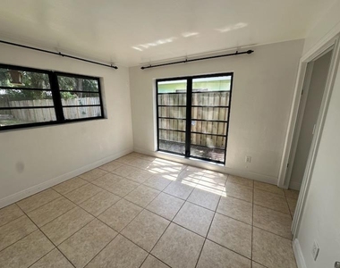 1424 Sw 9th Street - Photo Thumbnail 13