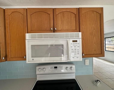 1424 Sw 9th Street - Photo Thumbnail 10