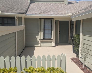 1455 Se Colchester Circle - Photo Thumbnail 1