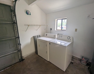 1455 Se Colchester Circle - Photo Thumbnail 14