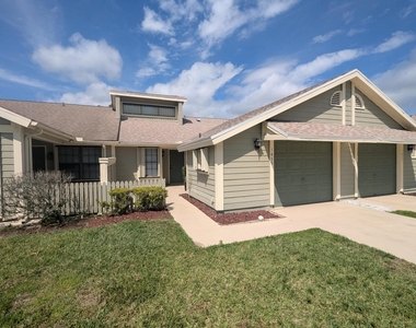 1455 Se Colchester Circle - Photo Thumbnail 18
