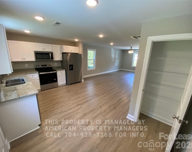 2701 Vale Avenue - Photo Thumbnail 5