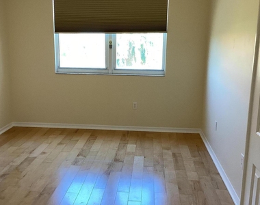 2421 Ne 65th Street - Photo Thumbnail 28