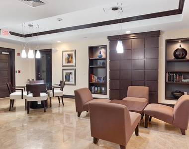 2421 Ne 65th Street - Photo Thumbnail 14