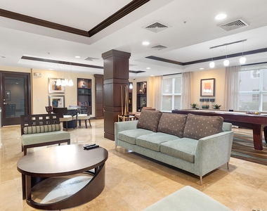2421 Ne 65th Street - Photo Thumbnail 9