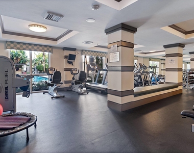 2421 Ne 65th Street - Photo Thumbnail 8