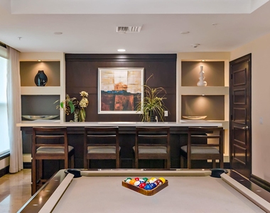 2421 Ne 65th Street - Photo Thumbnail 6