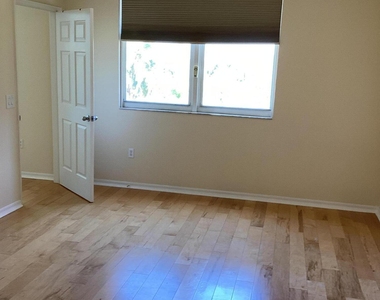 2421 Ne 65th Street - Photo Thumbnail 23