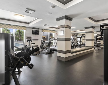 2421 Ne 65th Street - Photo Thumbnail 11