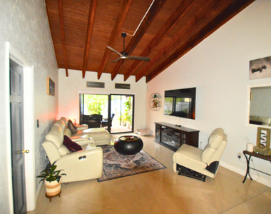 2280 Poinsetta Court - Photo Thumbnail 2
