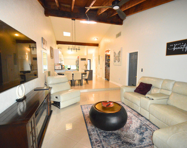 2280 Poinsetta Court - Photo Thumbnail 8