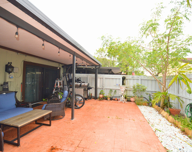 2280 Poinsetta Court - Photo Thumbnail 11