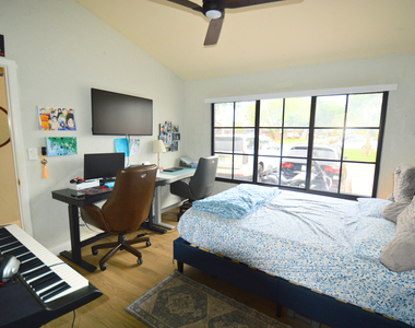 2280 Poinsetta Court - Photo Thumbnail 9