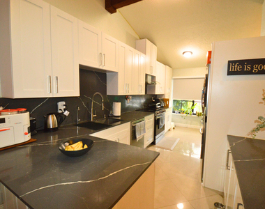 2280 Poinsetta Court - Photo Thumbnail 6