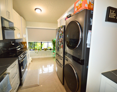 2280 Poinsetta Court - Photo Thumbnail 7