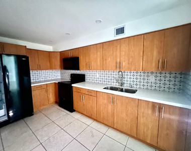 7000 Nw 186th Street - Photo Thumbnail 18