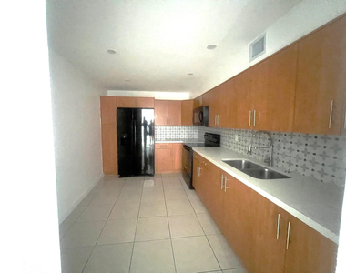 7000 Nw 186th Street - Photo Thumbnail 10
