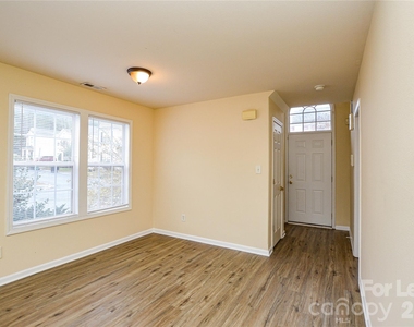 8415 Spirea Court - Photo Thumbnail 21