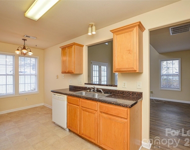 8415 Spirea Court - Photo Thumbnail 16