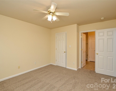 8415 Spirea Court - Photo Thumbnail 12