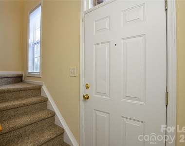 8415 Spirea Court - Photo Thumbnail 22