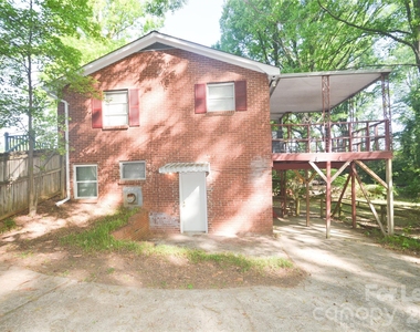 2143 Finchley Drive - Photo Thumbnail 21