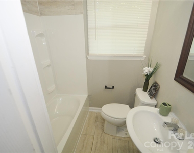 2143 Finchley Drive - Photo Thumbnail 15