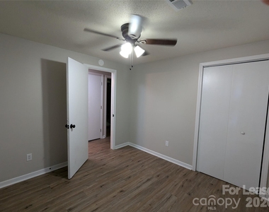 3208 Charlotte Highway - Photo Thumbnail 10