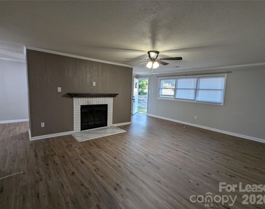 3208 Charlotte Highway - Photo Thumbnail 2