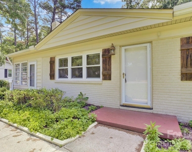 121 Marshdale Avenue Sw - Photo Thumbnail 3